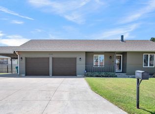 1403 Oakmont St, McPherson, KS 67460