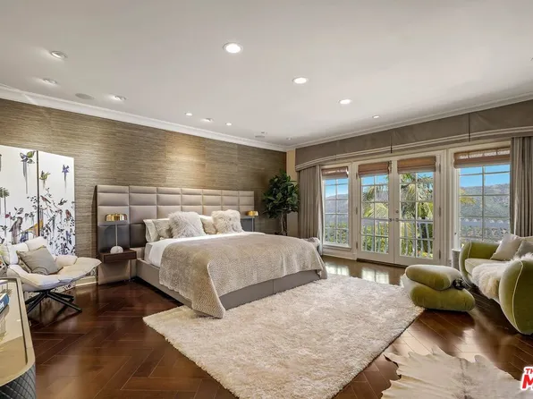 2305 Canyonback Rd, Los Angeles, CA 90049