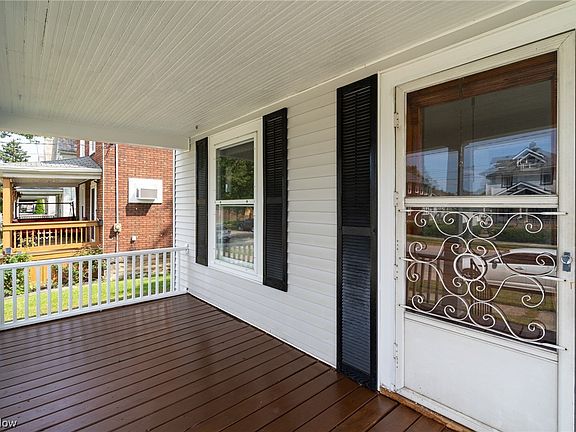 3rd image of 712 Foster Ave