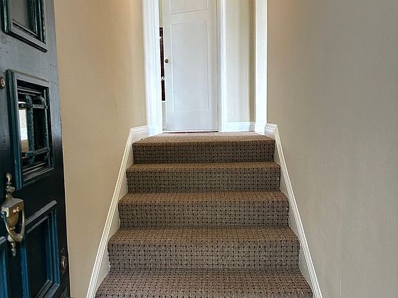 5th image of 886 Cleveland St APT 2