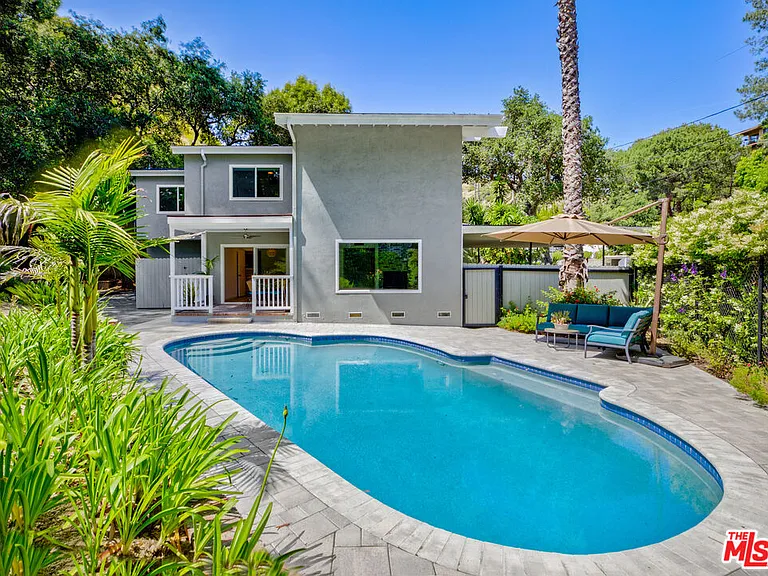 3101 N Beachwood Dr — Photo 24