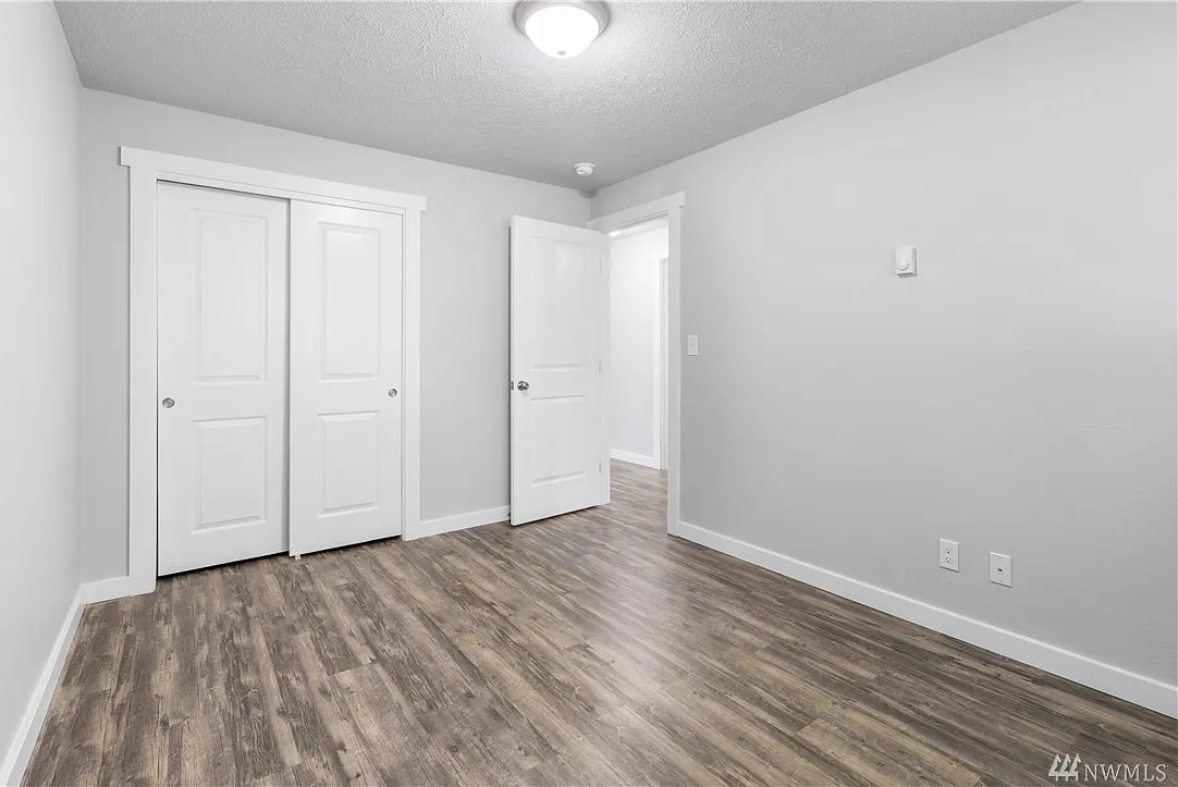 6124 88th St SW — Photo 2