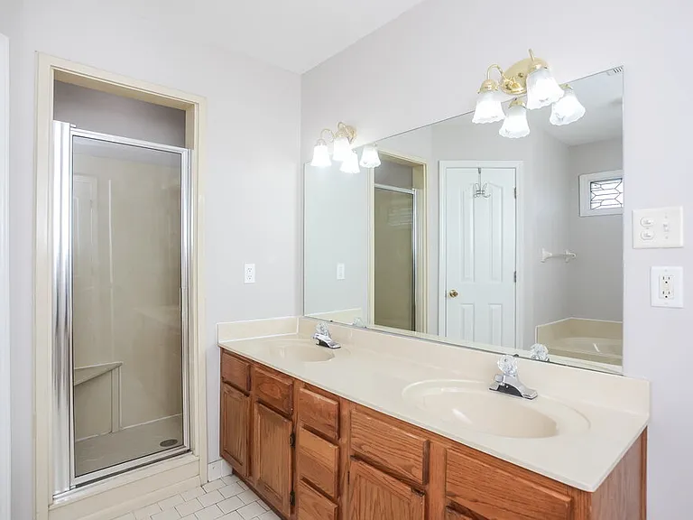 6906 Greyhawk Cv N — Photo 14