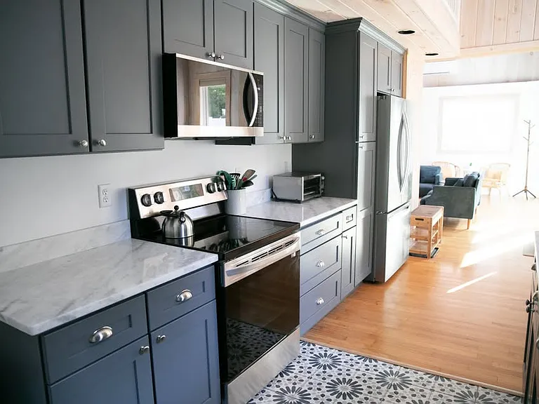 46 Highland Ave — Photo 3