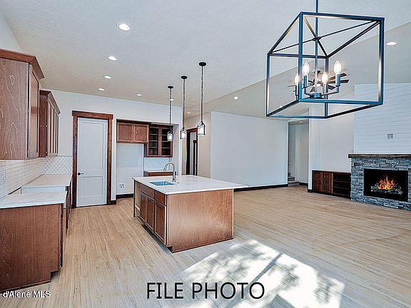 3rd image of 4476 E Savea Ln