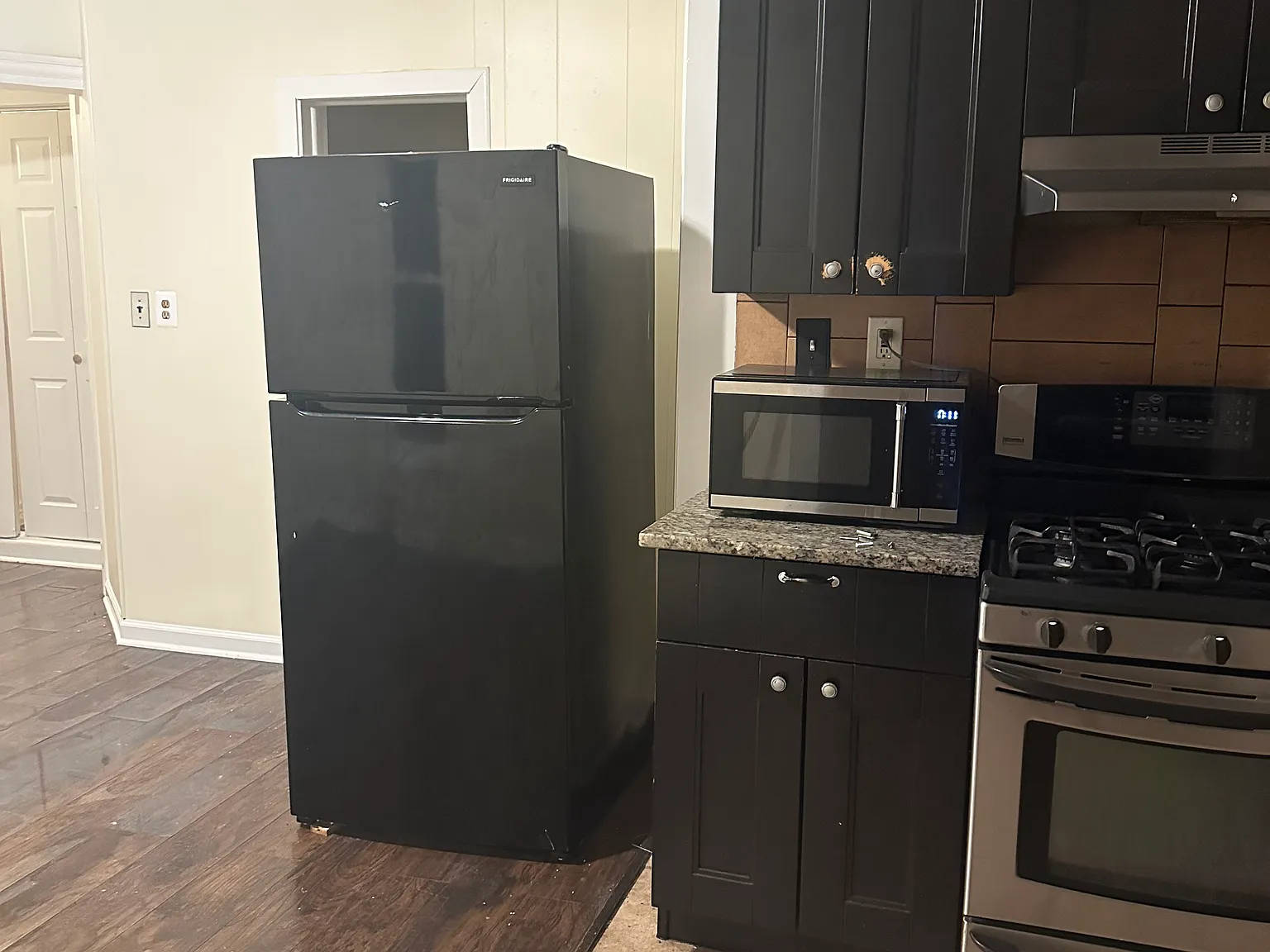 2 bed, 1094 sqft, $2,000 — Photo 2