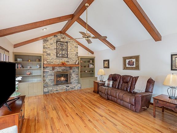 5th image of 889 Markley Woods Way