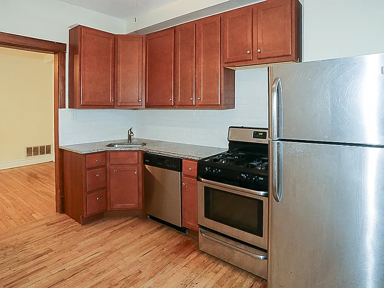 3820 N Sheffield Ave #2 — Photo 2