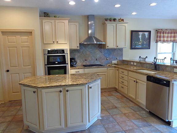 3rd image of 5940 Baronscourt Way