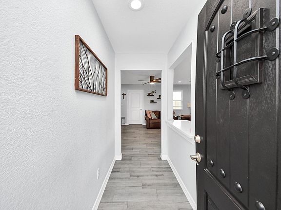 4th image of 834 Ellington St