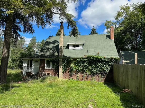 8462 Rich Rd, Mayville, MI 48744