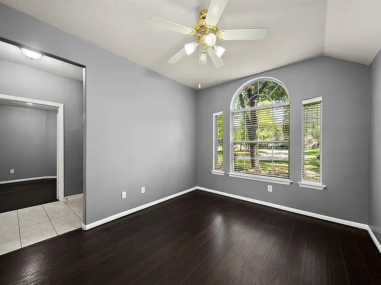 10 S Willow Point Cir — Photo 5