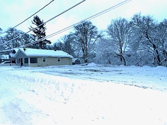 5th image of 713 Marcoux Ave