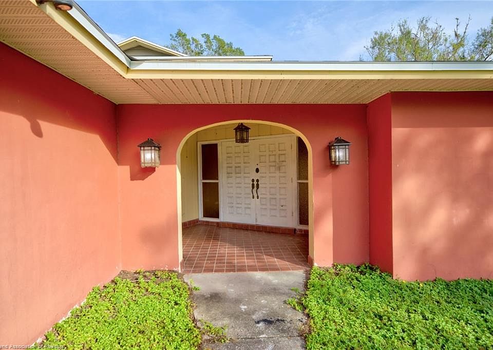 1st image of 312 Park Dr