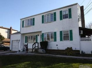 72 Morton St, Brentwood, NY 11717