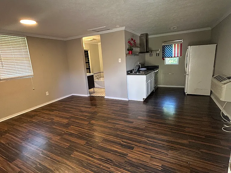5008 N Miller Ave — Photo 11