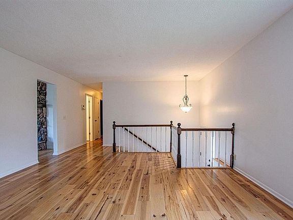 4th image of 2223 N 129th St