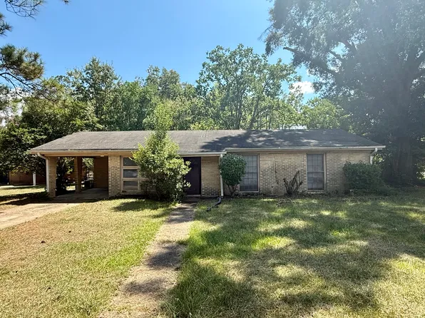 2700 Green Oaks Dr, Montgomery, AL 36107