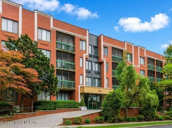 41 Wellington Ct APT 1F, Staten Island, NY 10314