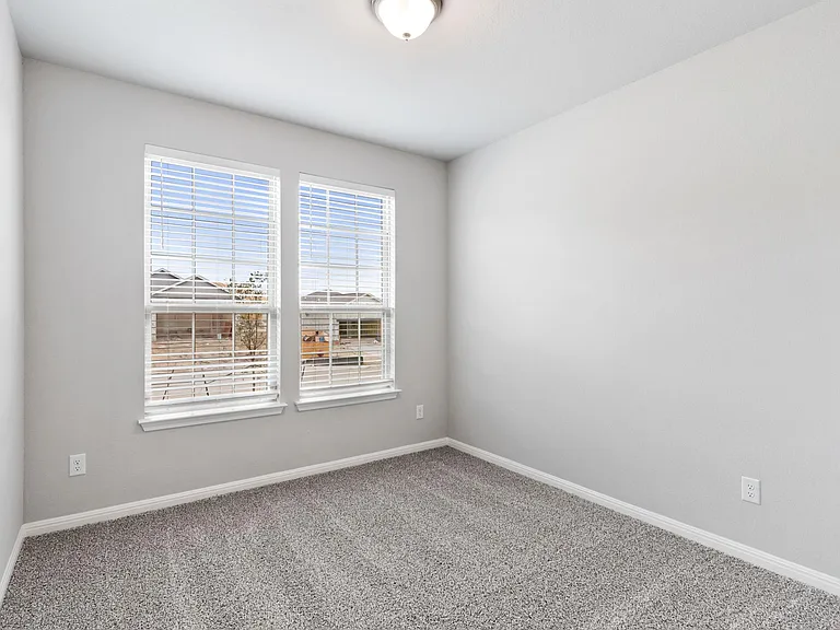 313 McLintock Rd — Photo 10