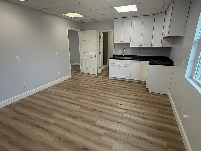 51 Central Blvd #B — Photo 5