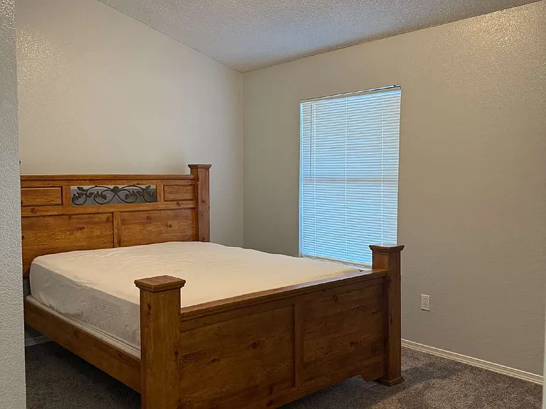 12253 Holy Springs Ct — Photo 32