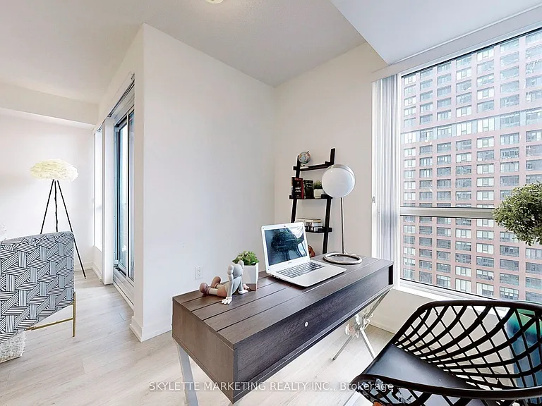 395 Bloor St E #3201 — Photo 11