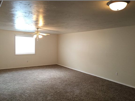 3rd image of 3078 E Brettonwood Dr