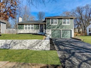 5704 W 100th Ter, Overland Park, KS 66207