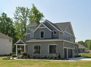 30399 Greenview Pkwy, Westlake, OH 44145