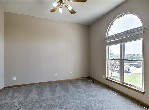 3rd image of 10124 Webster Ave