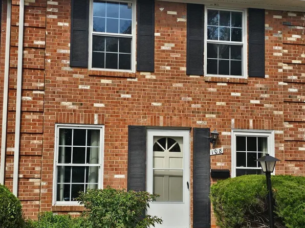 108 E Cornell Dr, Sterling, VA 20164