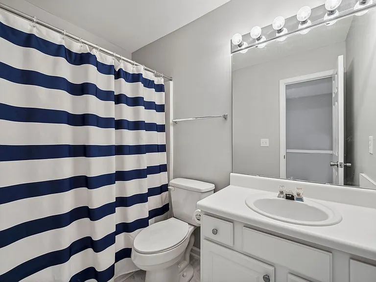306 Canyon Lake Cir — Photo 12