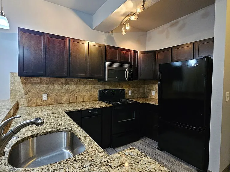 Recent Construction, Premier Finishes, Wonderful Rates! Enclave Apartments — Photo 36