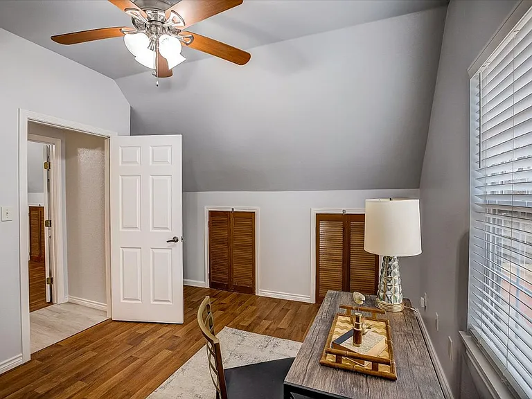 1603B Wilson St — Photo 14