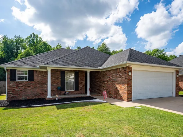 1055 French Dr, Conway, AR 72034