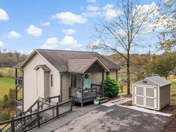 101 Clayton Dr, Weaverville, NC 28787