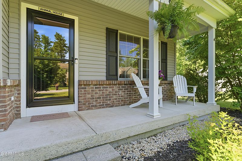 4th image of 3 Royal Pines Drive