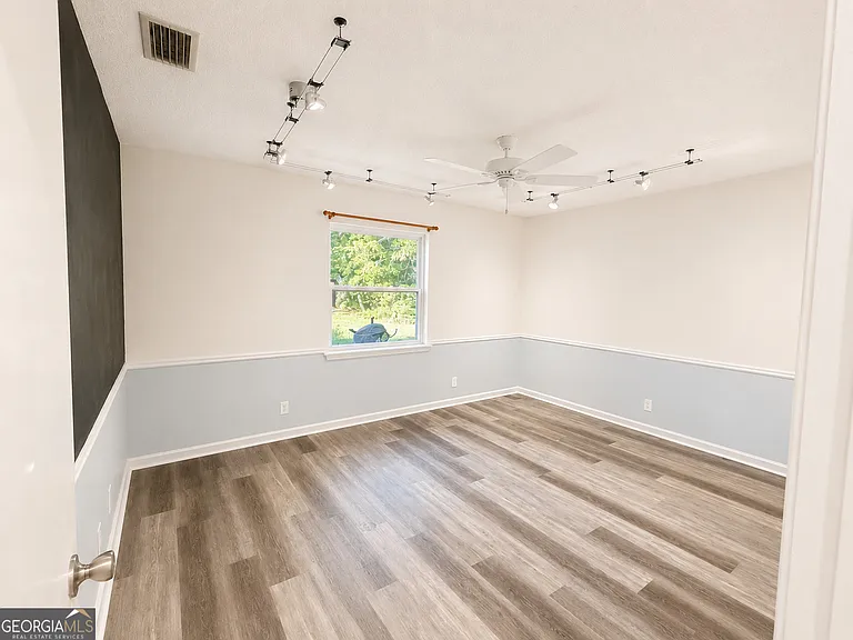 212 Muskogee Ct — Photo 8