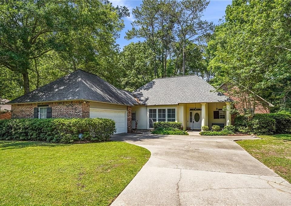 1st image of 47 Forest Green Dr