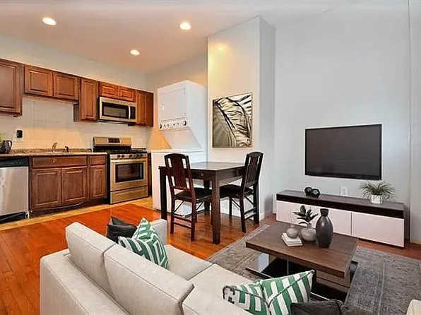 53 Claremont Avenue image 1 of 7