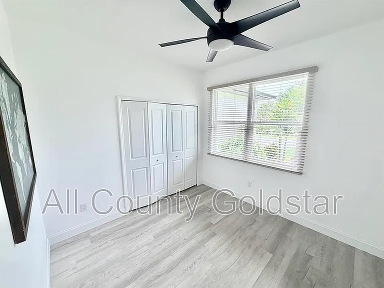 6049 Higgins Ln — Photo 8