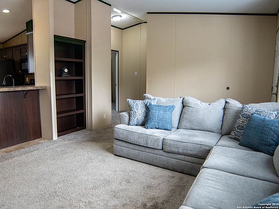 5th image of 1457 Willow Dr
