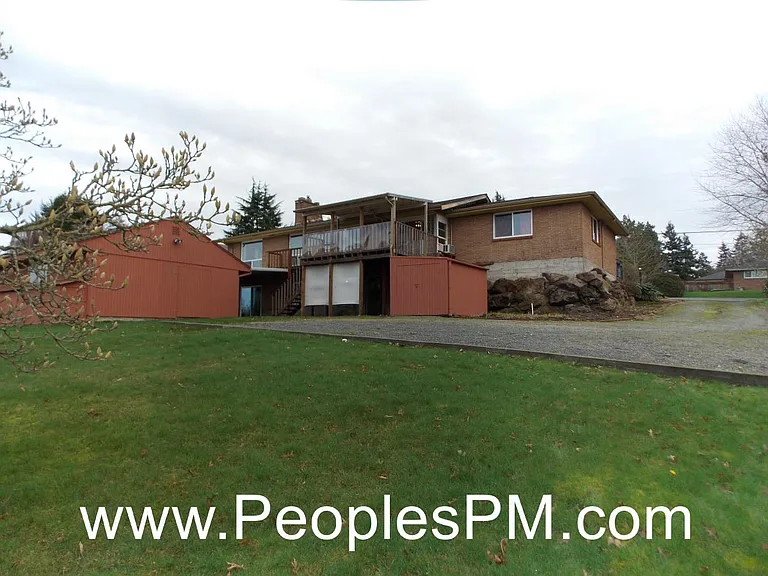 1617 Jones Ave NE — Photo 9