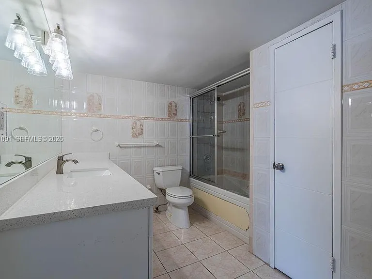 5401 Collins Ave #919 — Photo 17
