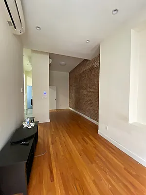 Rented by Cast Iron Real Estate | media 27