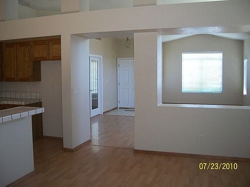5th image of 1104 Thornbridge Dr