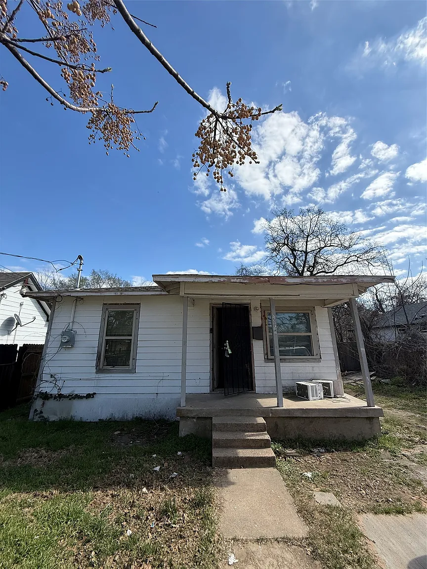 4824 Fellows Ln photo 1