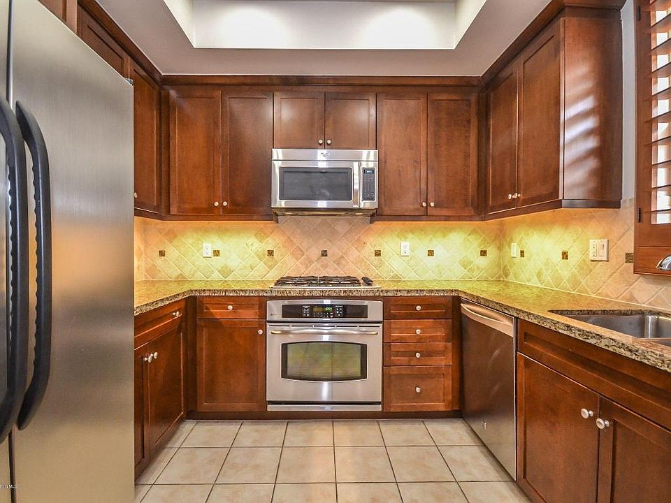 1st image of 6300 Honolulu Ave Unit 208