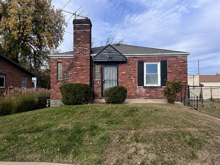 6203 Dardanella Ave — Photo 1